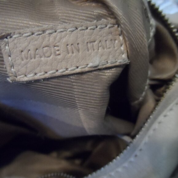 Burberry Beige Quilted Leather Shoulder Bag - Picture 13 of 16